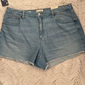 NWT Universal Thread High Rise Jean Shorts Size 18